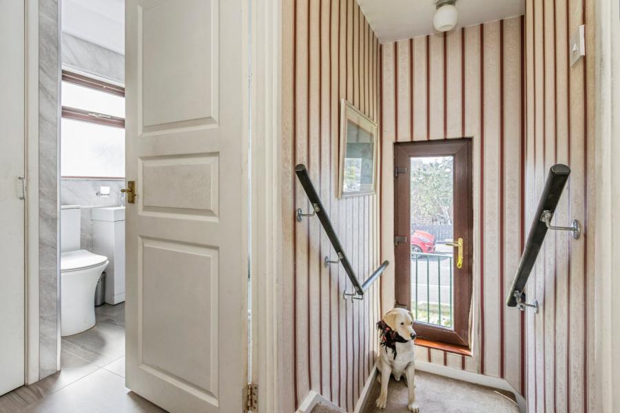 40 Springwell Crescent