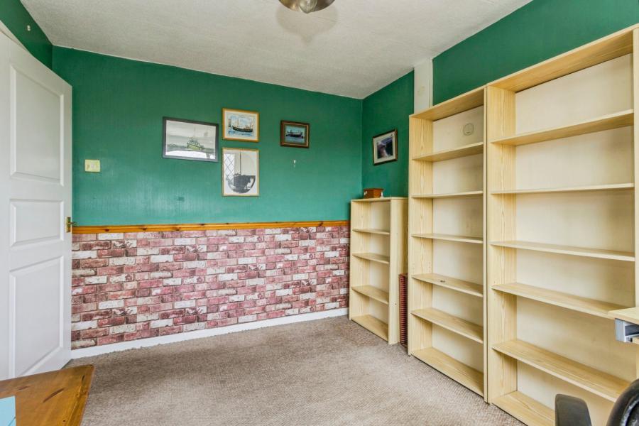 40 Springwell Crescent