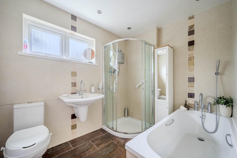 52a, Gransha Road