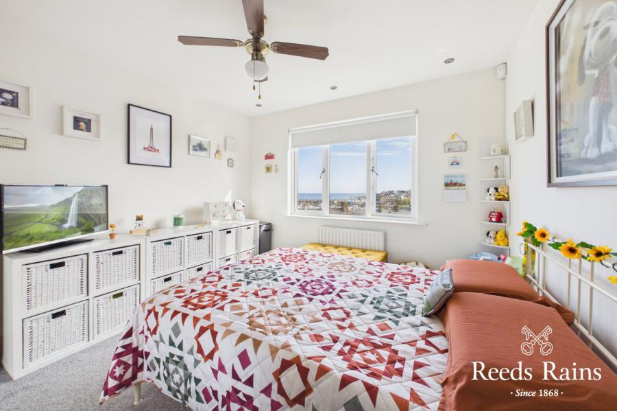 Flat 12, 4 Princetown Avenue