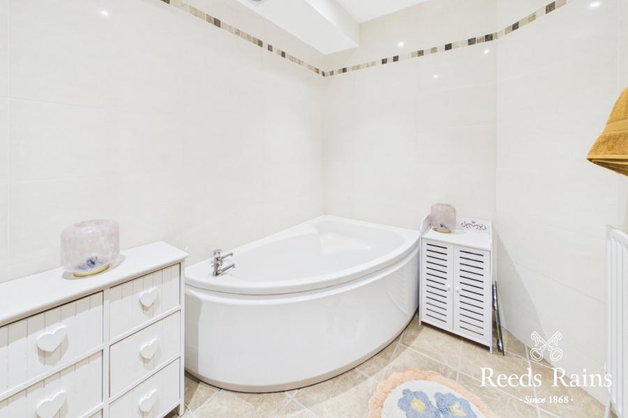 Flat 12, 4 Princetown Avenue