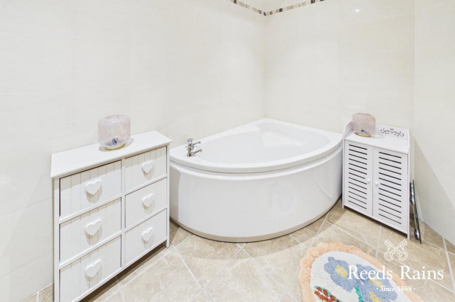 Flat 12, 4 Princetown Avenue