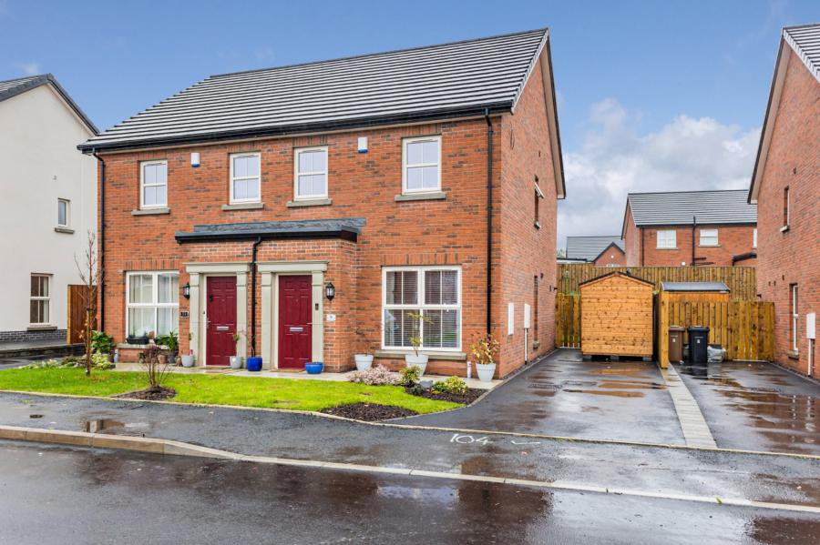 9 Helens Wood Crescent