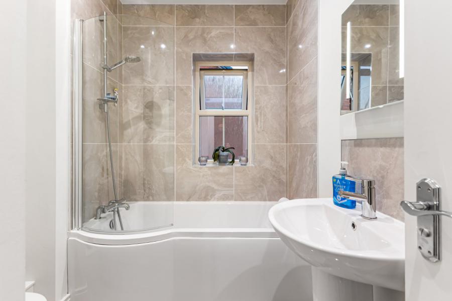 9 Helens Wood Crescent