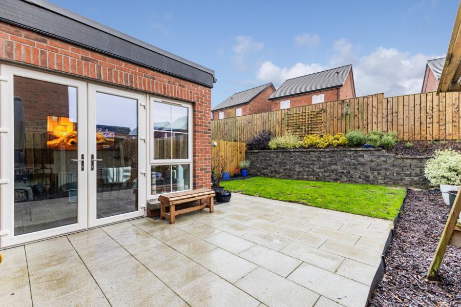 9 Helens Wood Crescent