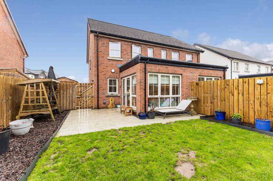 9 Helens Wood Crescent