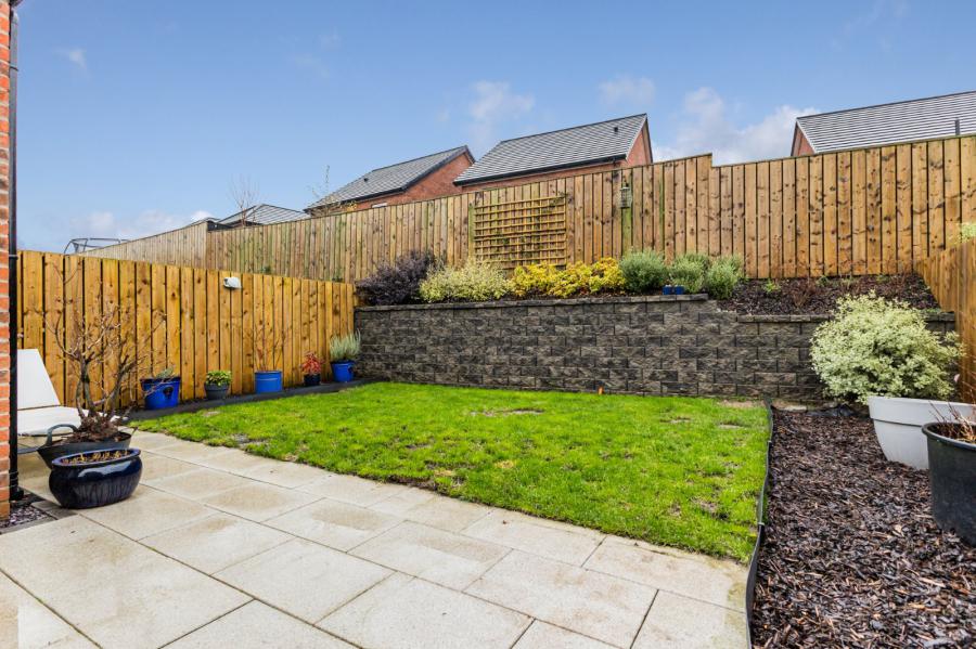 9 Helens Wood Crescent