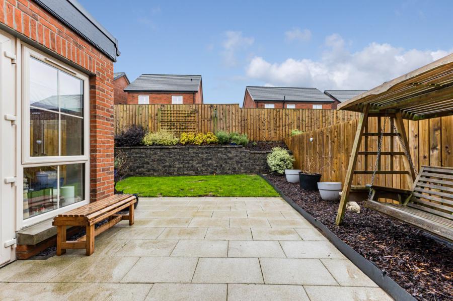 9 Helens Wood Crescent