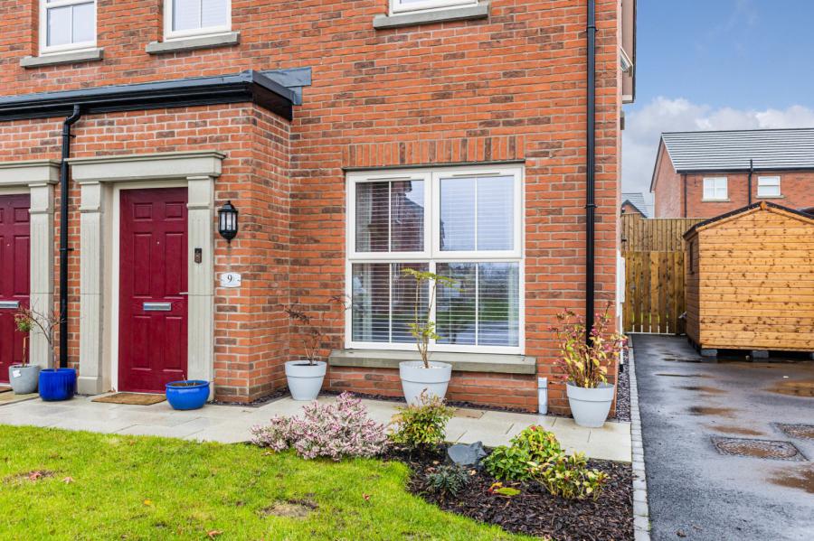 9 Helens Wood Crescent