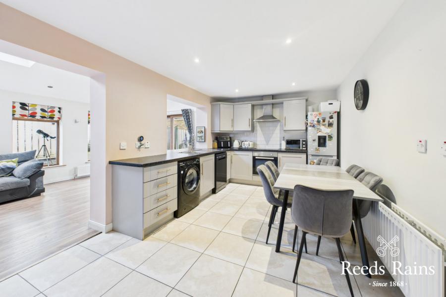 17 Stonebridge Green