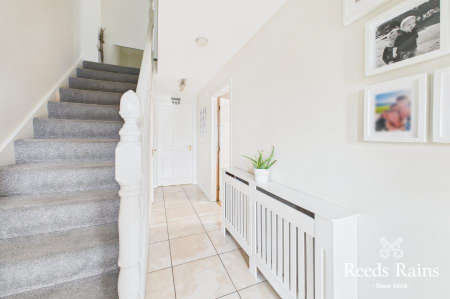 17 Stonebridge Green