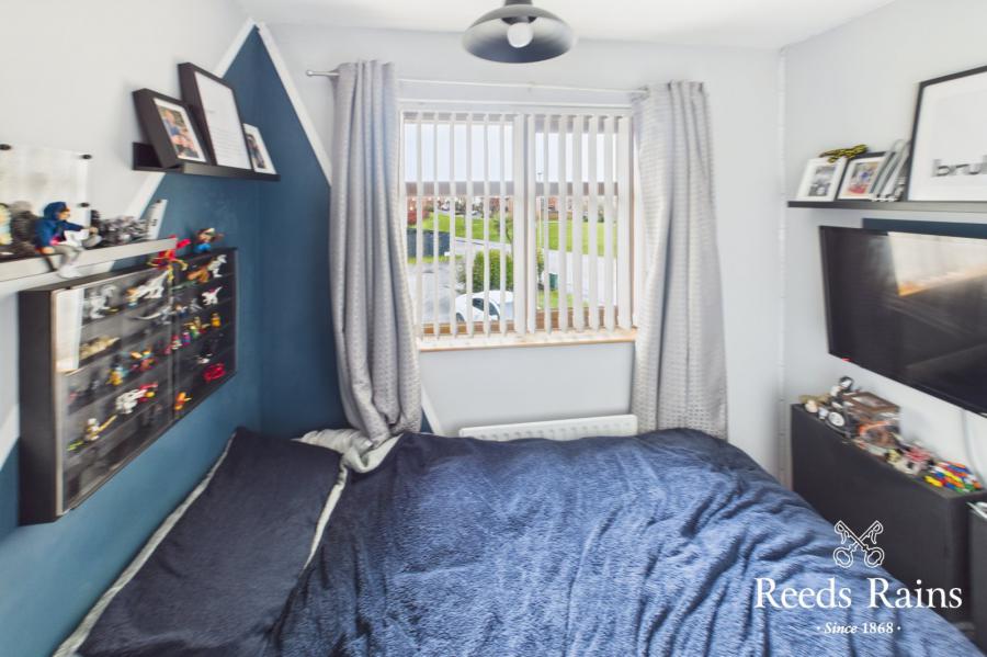 17 Stonebridge Green