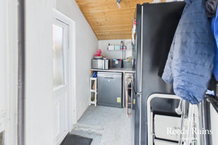 30 Grovehill Gardens