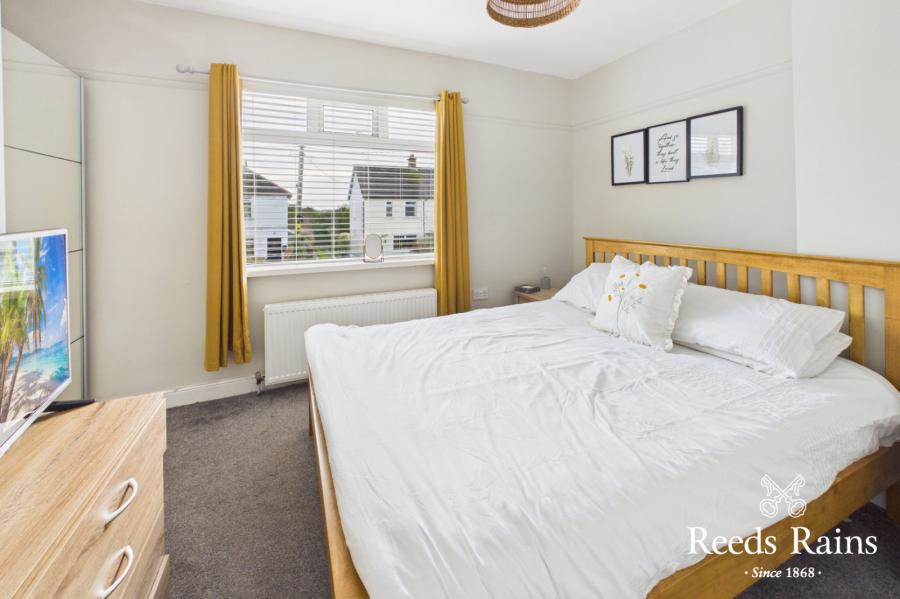 30 Grovehill Gardens