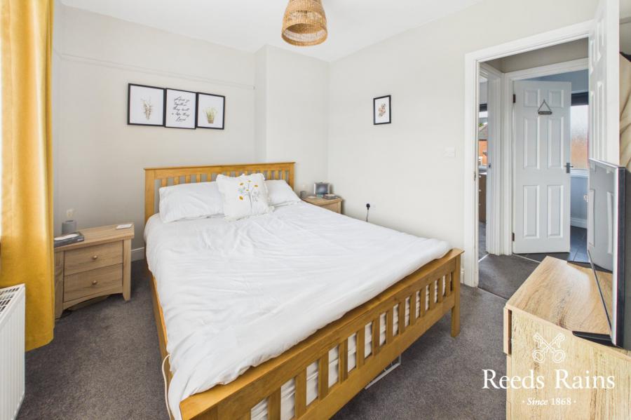 30 Grovehill Gardens