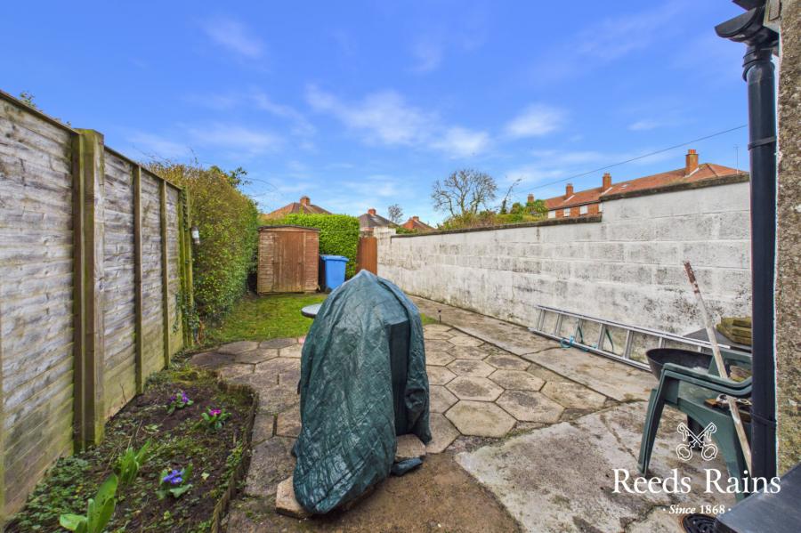 30 Grovehill Gardens