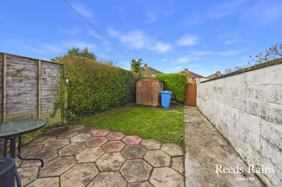 30 Grovehill Gardens