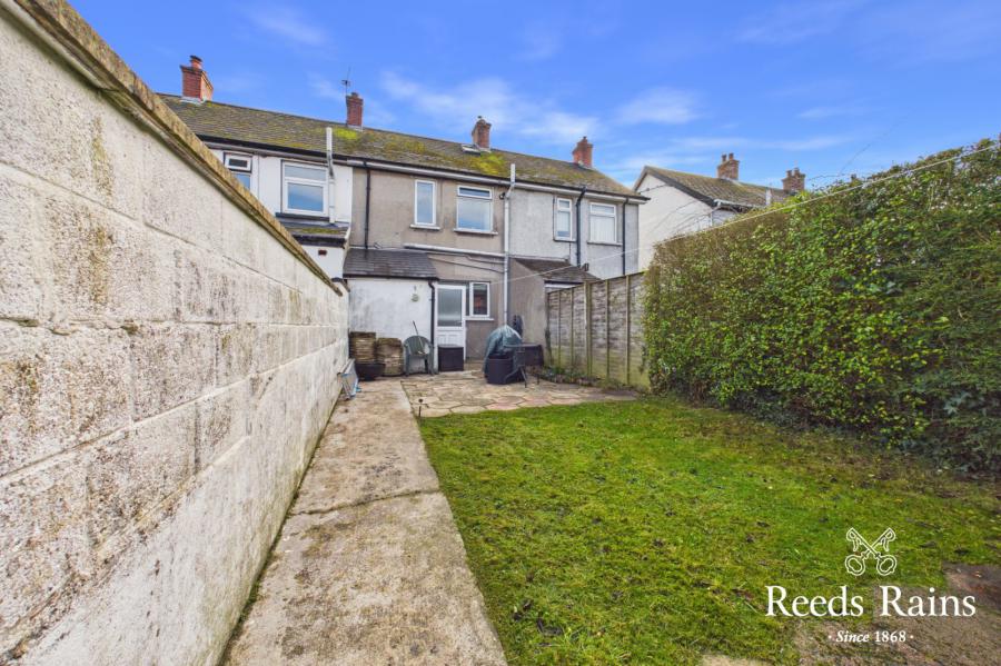 30 Grovehill Gardens