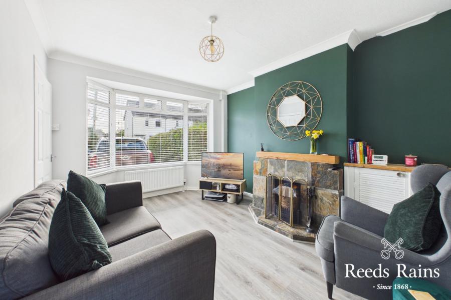 30 Grovehill Gardens