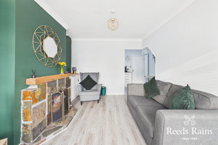 30 Grovehill Gardens