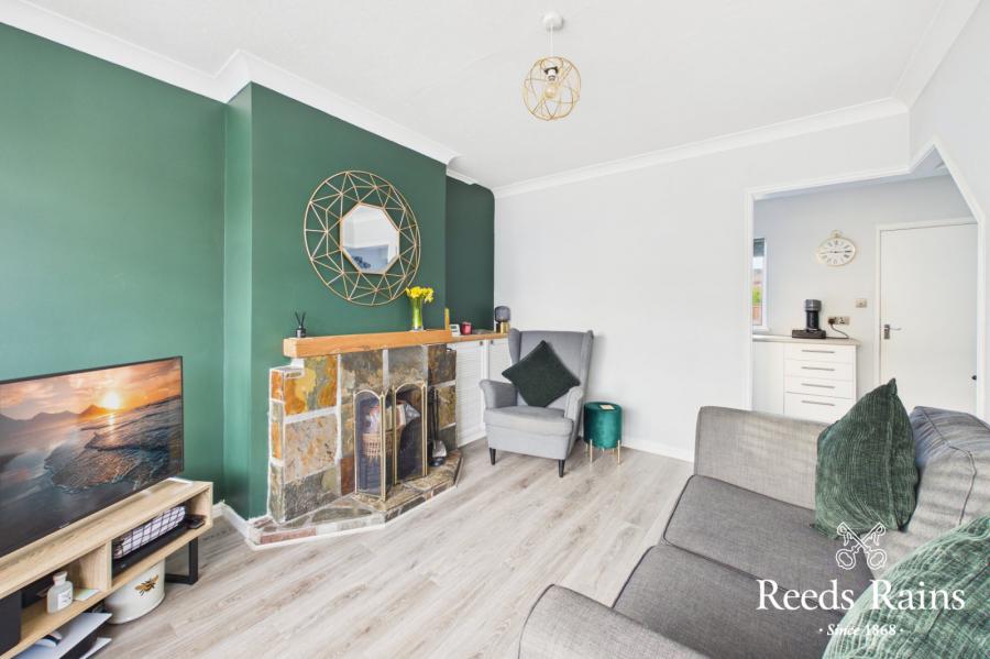 30 Grovehill Gardens