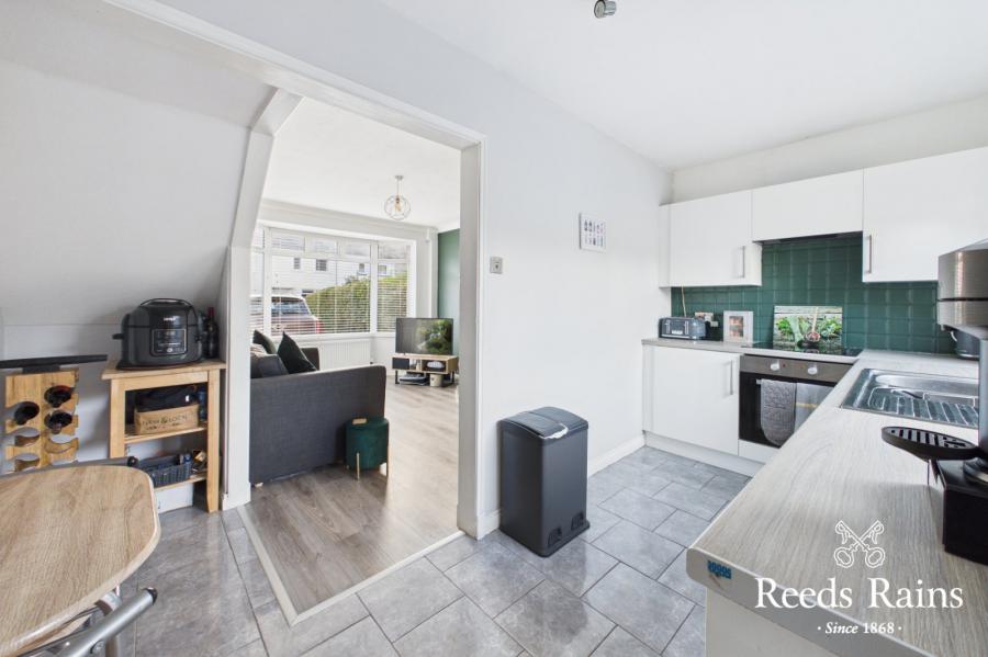 30 Grovehill Gardens