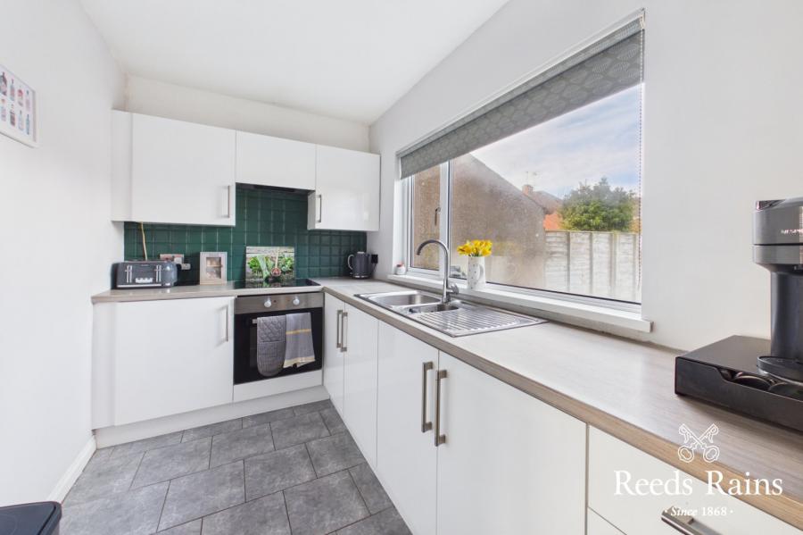 30 Grovehill Gardens