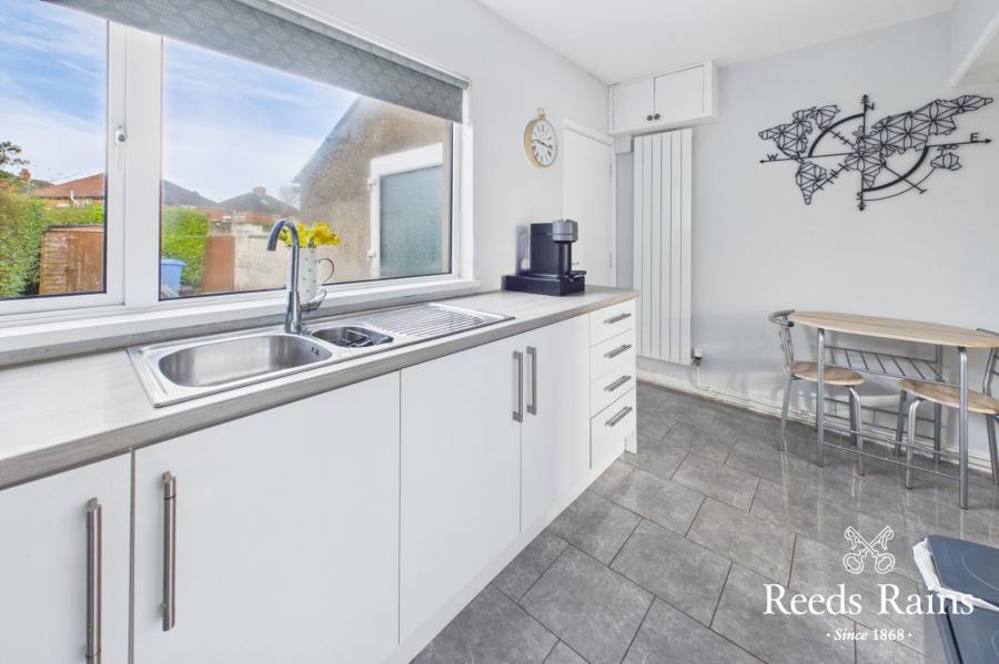 30 Grovehill Gardens