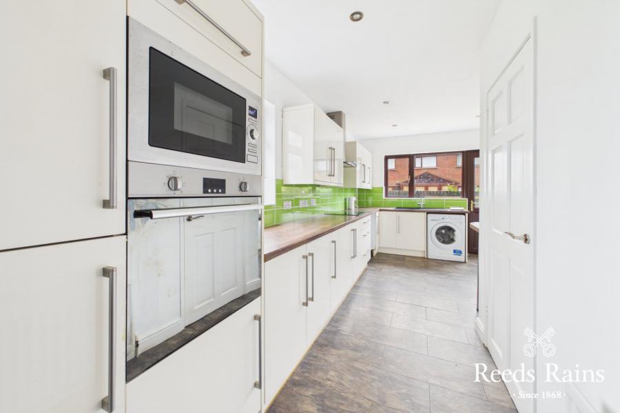 10 Balmoral Crescent