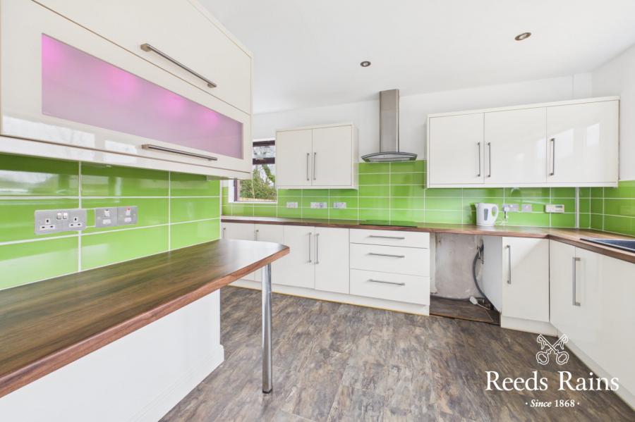 10 Balmoral Crescent