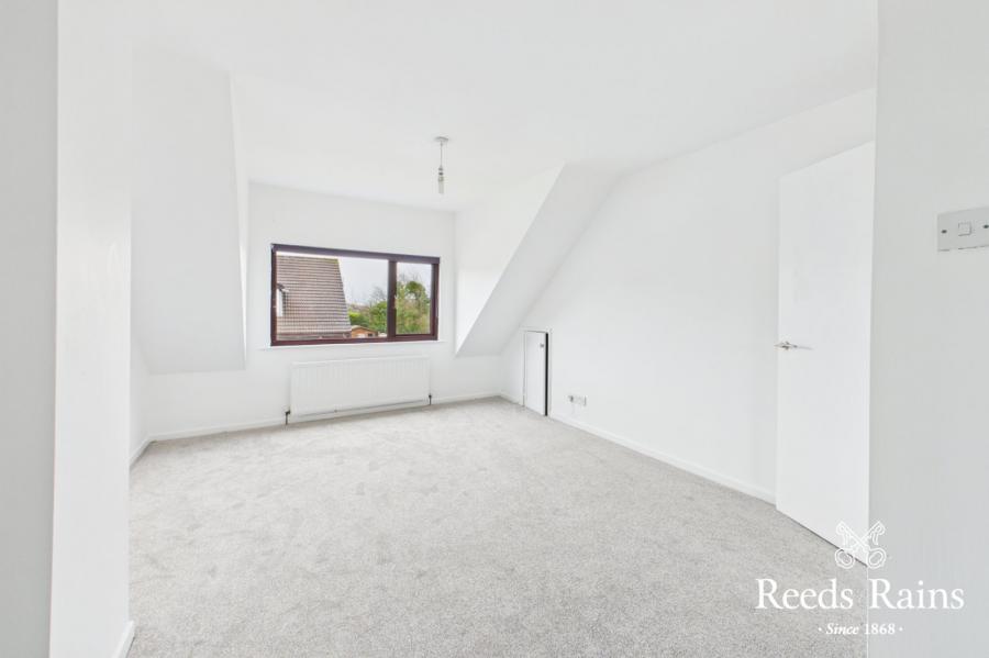 10 Balmoral Crescent