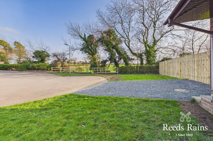 10 Balmoral Crescent