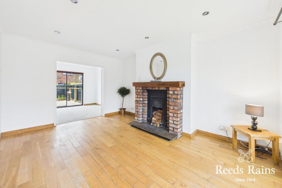 10 Balmoral Crescent