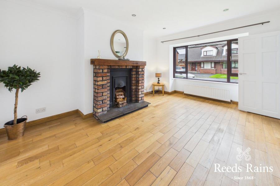 10 Balmoral Crescent