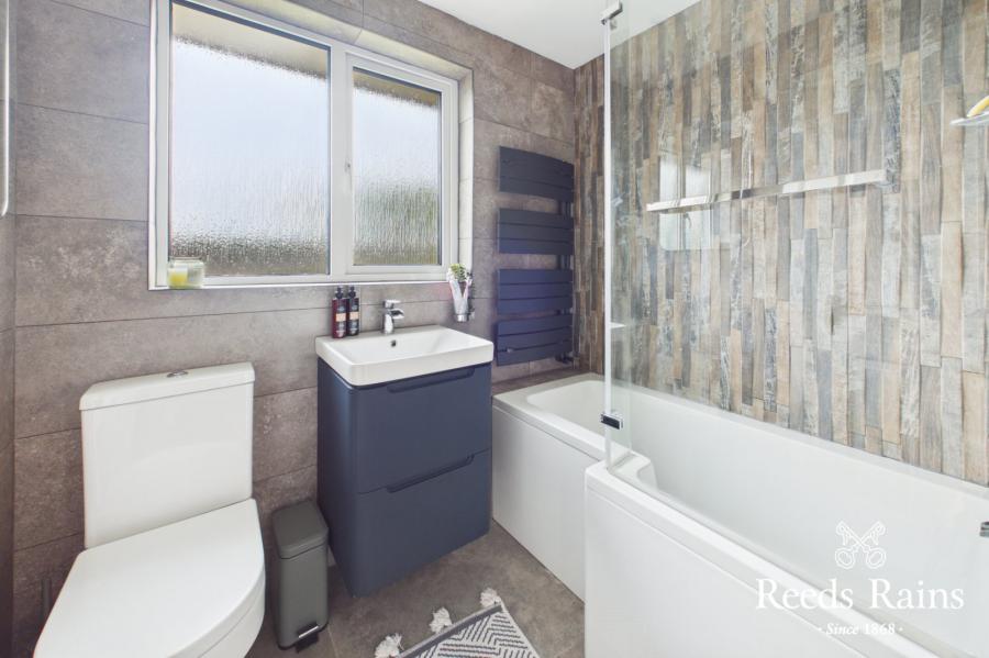 51 Sinclair Road North