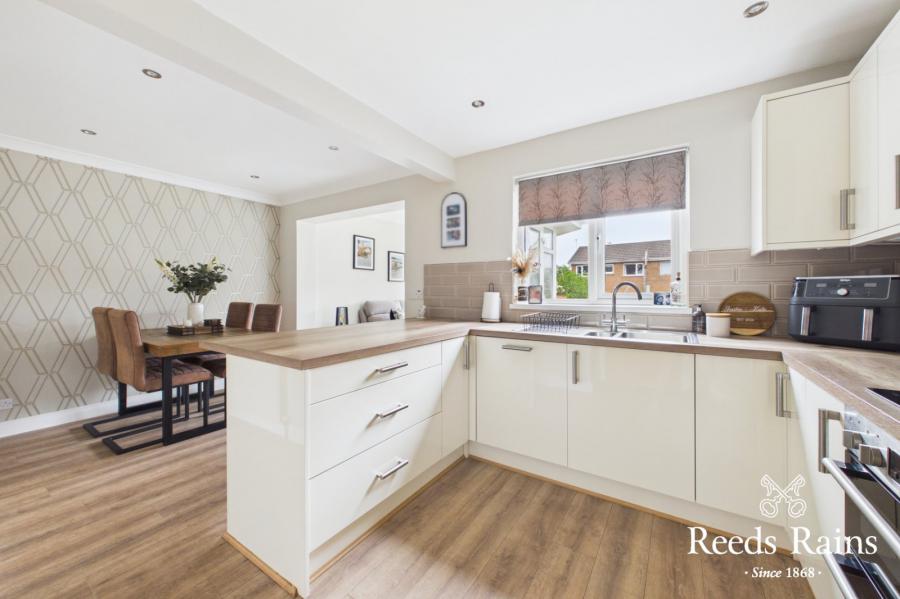 51 Sinclair Road North