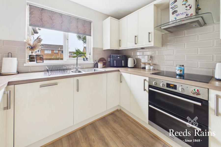 51 Sinclair Road North