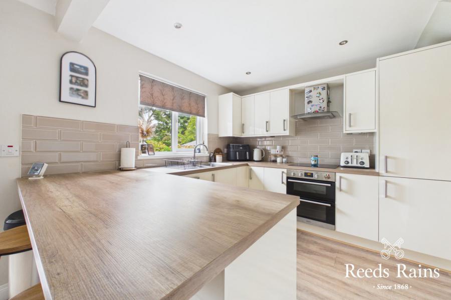 51 Sinclair Road North