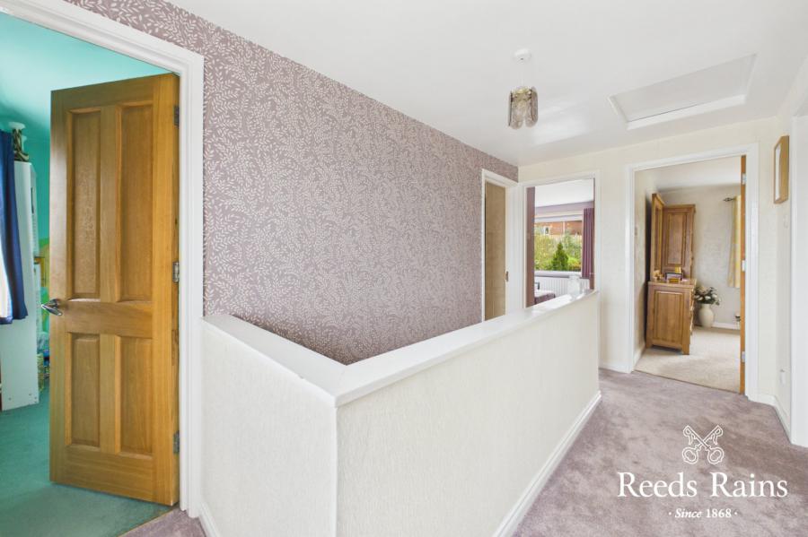 25 Cleland Park North