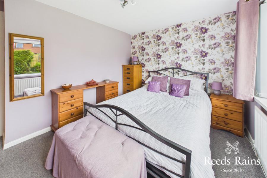 25 Cleland Park North