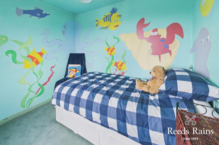 25 Cleland Park North