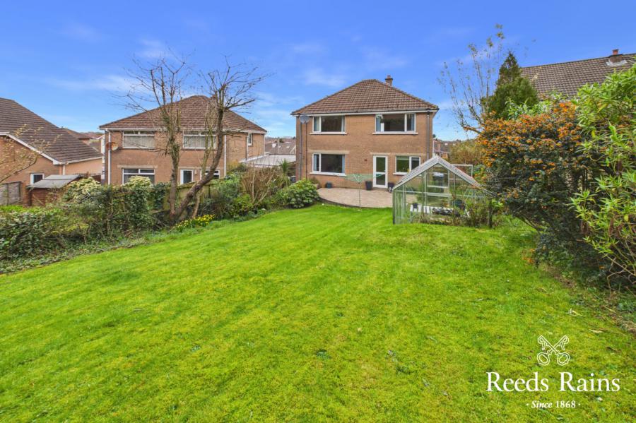 25 Cleland Park North