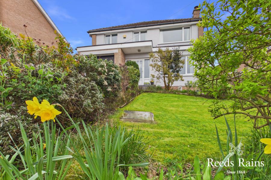 25 Cleland Park North