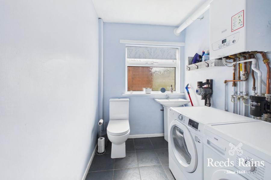 25 Cleland Park North