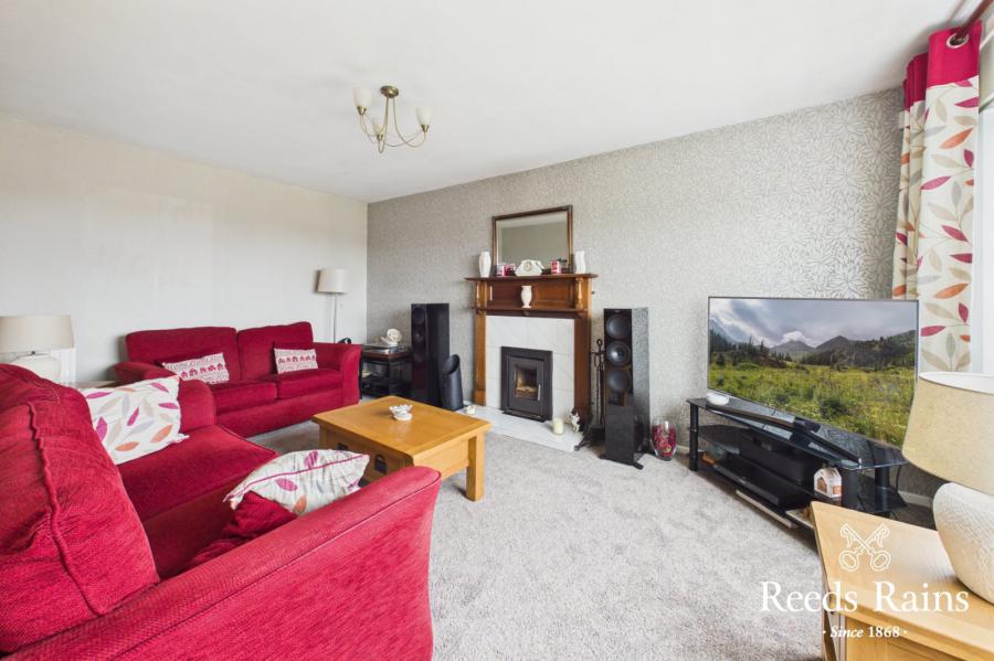 25 Cleland Park North