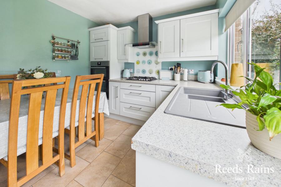 25 Cleland Park North