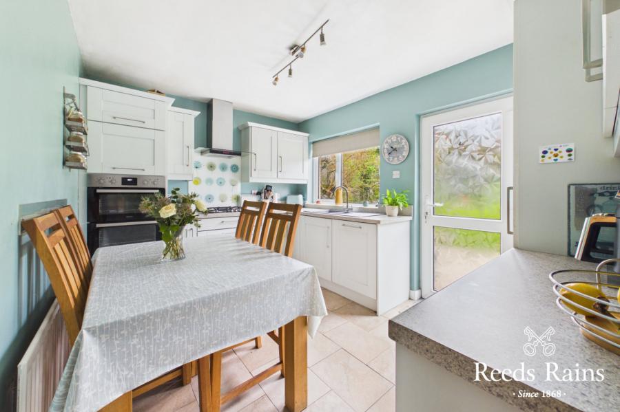 25 Cleland Park North