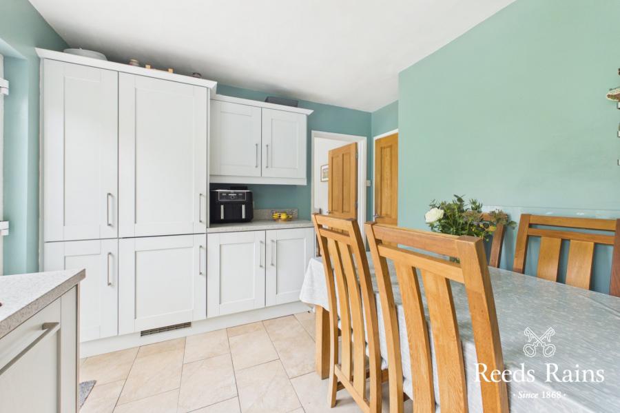 25 Cleland Park North