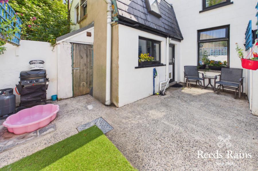 12 Primrose Street