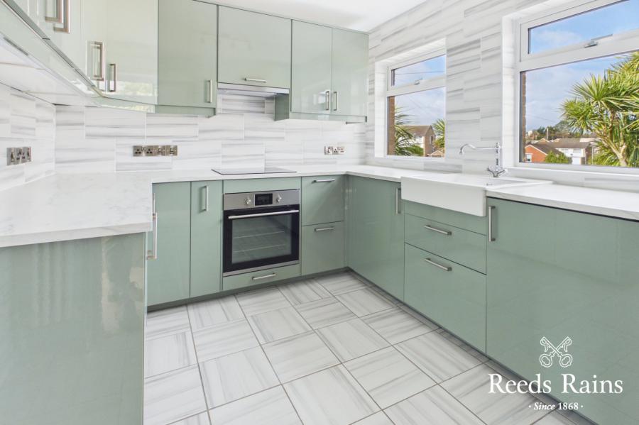 50 Cleland Park North